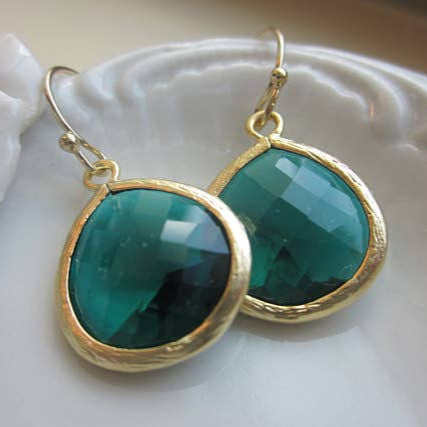 EMERALD GREEN EARRINGS