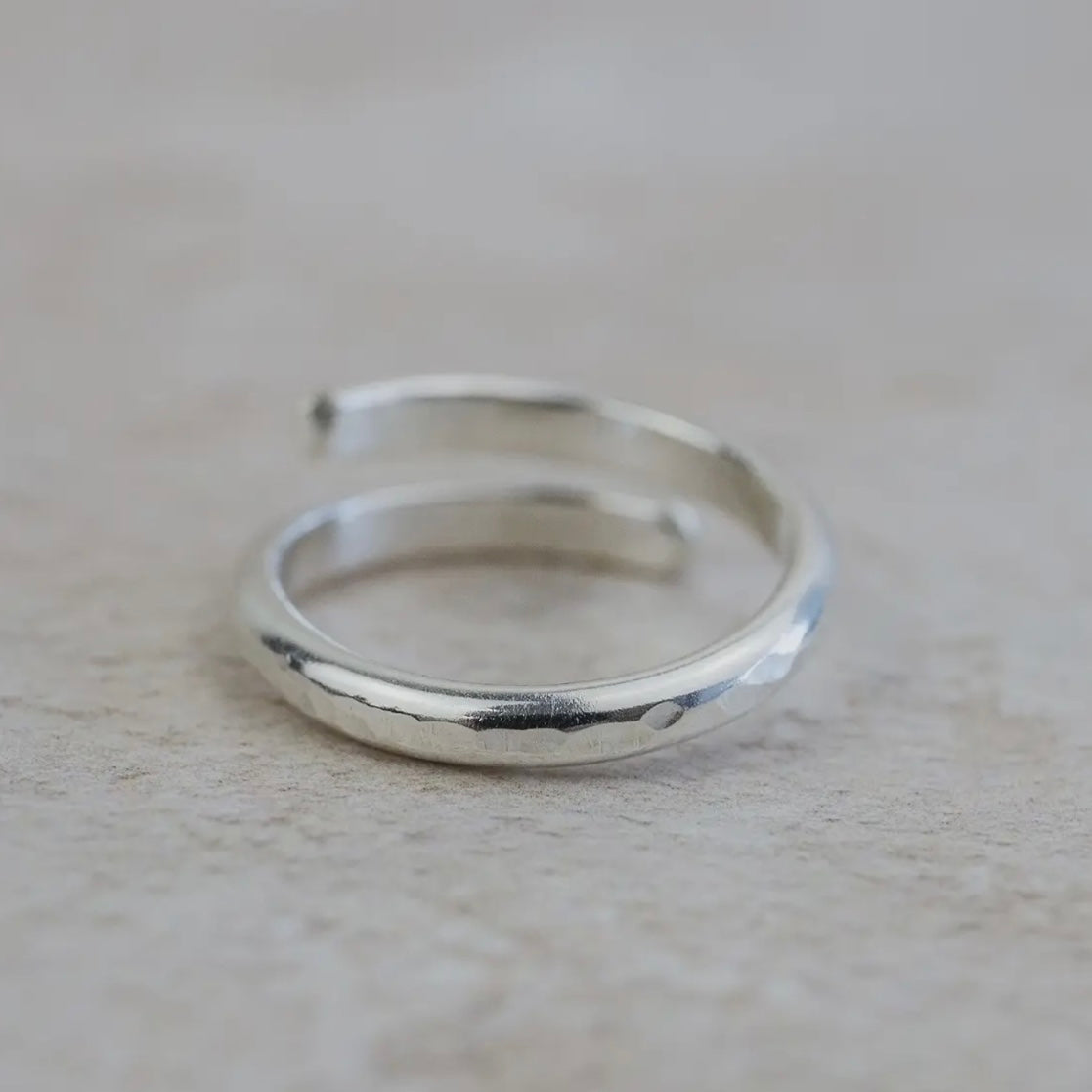 STERLING SILVER HAMMERED WRAP AROUND THUMB RING