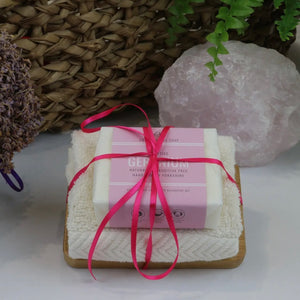 SOAP, CLOTH AND BAMBOO DISH GIFT SET