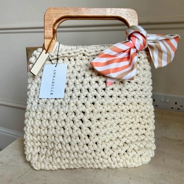 CREAM CROCHET DOROTHY BAG WITH WOODEN HANDLES