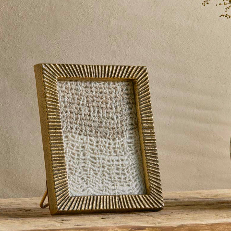 RANOLI FRAME IN ANTIQUE BRASS - 5 X 7