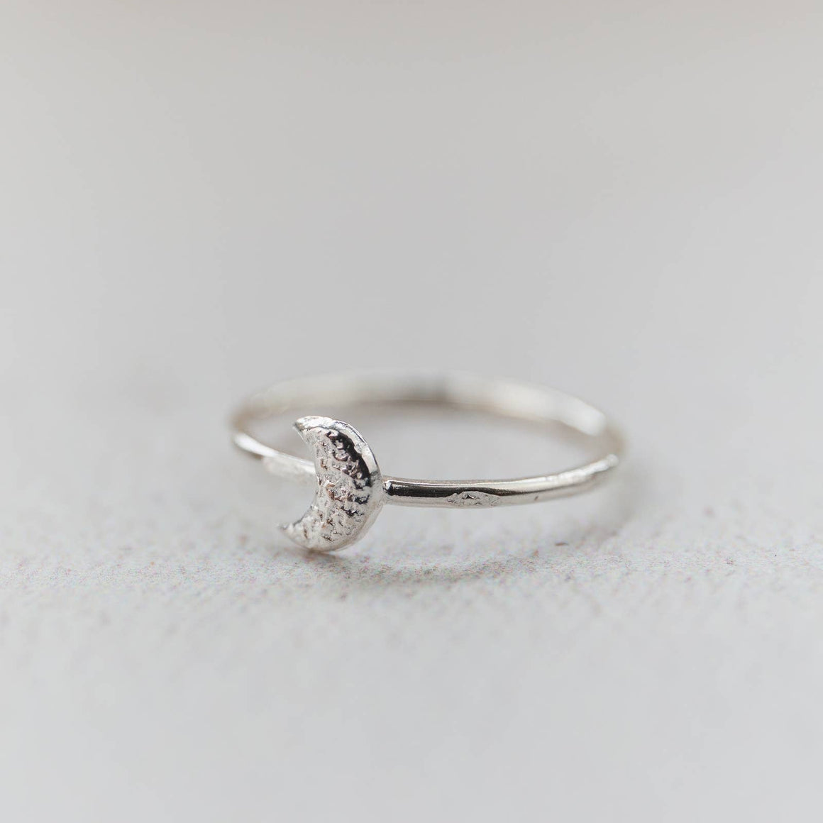 STERLING SILVER MINI MOON RING