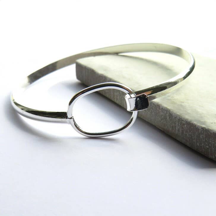 LOOP SILVER BANGLE